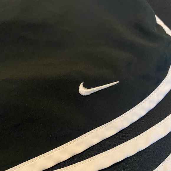 Women’s Nike Dri Fit workout shorts - Picture 2 of 3